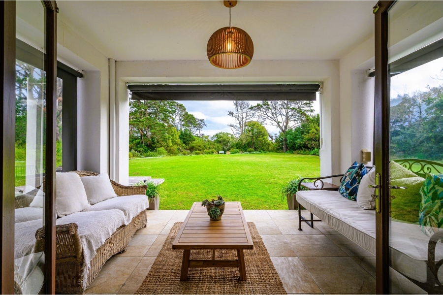 5 Bedroom Property for Sale in Theescombe Eastern Cape